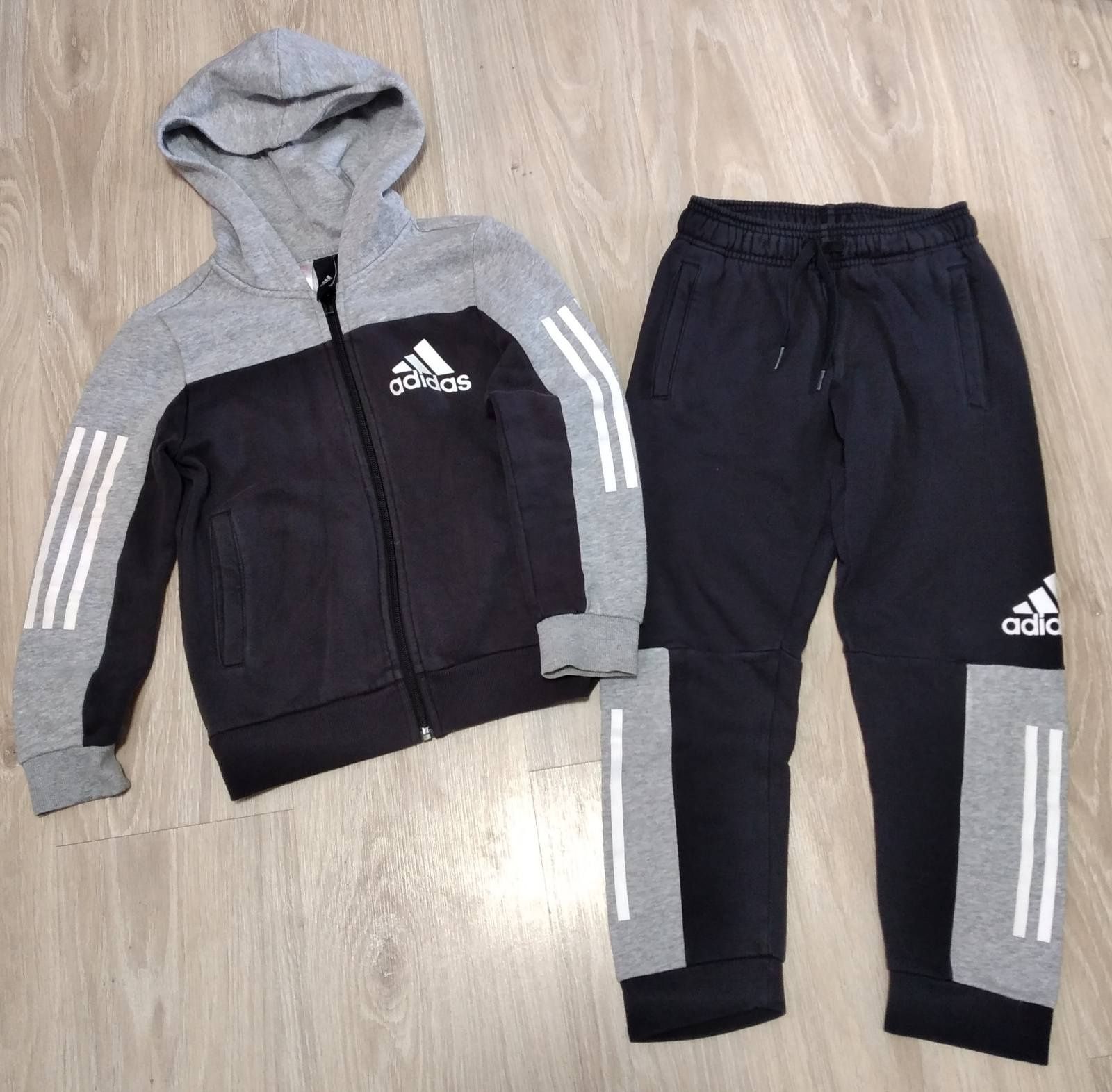 Спортивный костюм Adidas