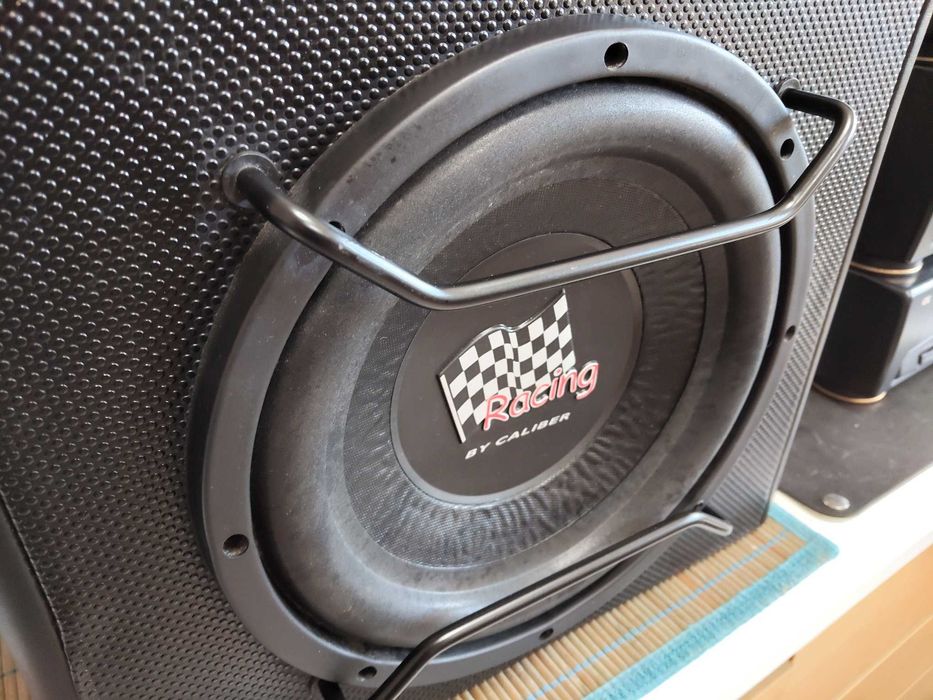 Subwoofer automóvel Caliber Racing muito conservado