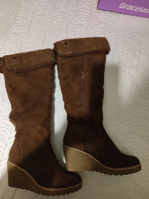 Чоботи жіночі зимові  нові