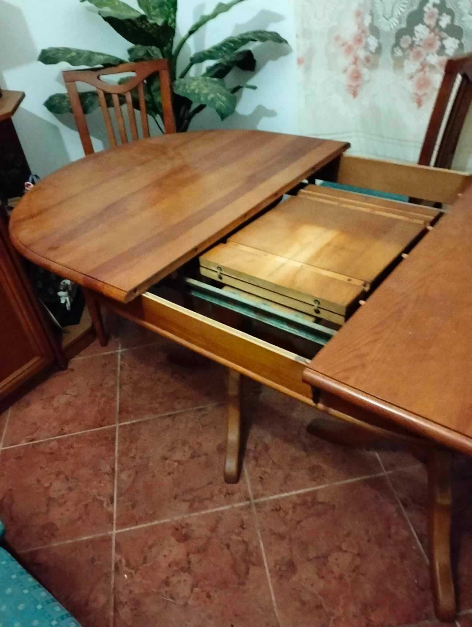 Mesa de jantar extensível