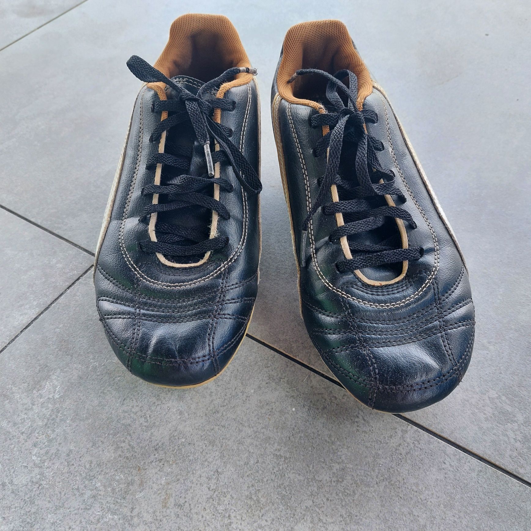 Korki metalowe czarne puma 40 i 1/2, UK 7