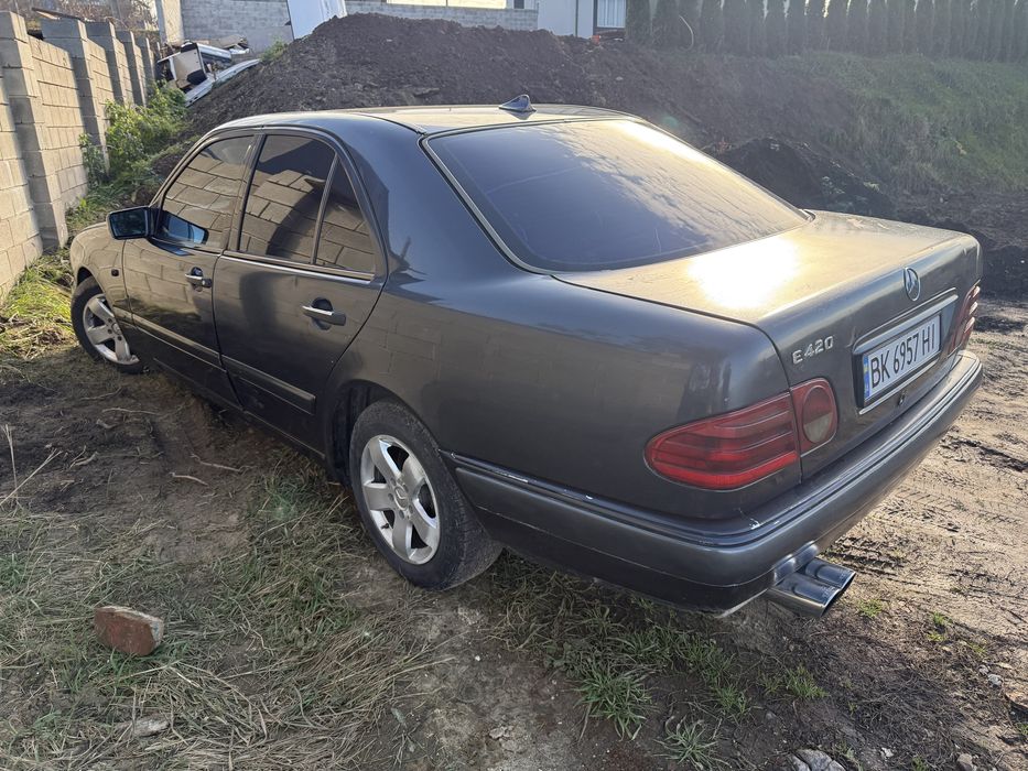 Mercedes-Benz W210 E240