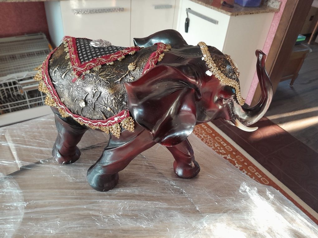 Статуетка "Слон". 37×26×19см. В упаковці.