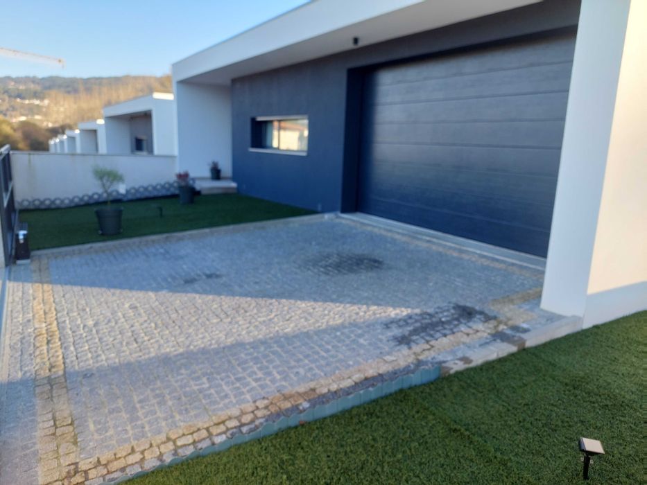 Vendo Moradia Térrea ,Arquitetura Moderna