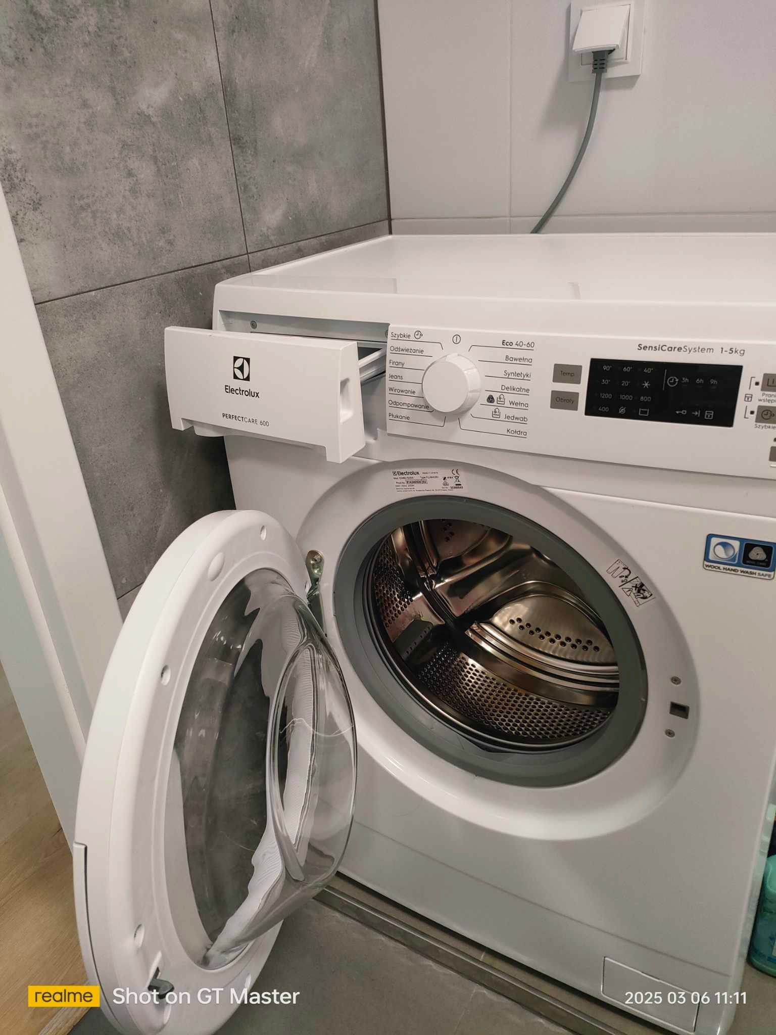 Pralka Elektrolux SensiCare 600 5 kg model EW6S1525W