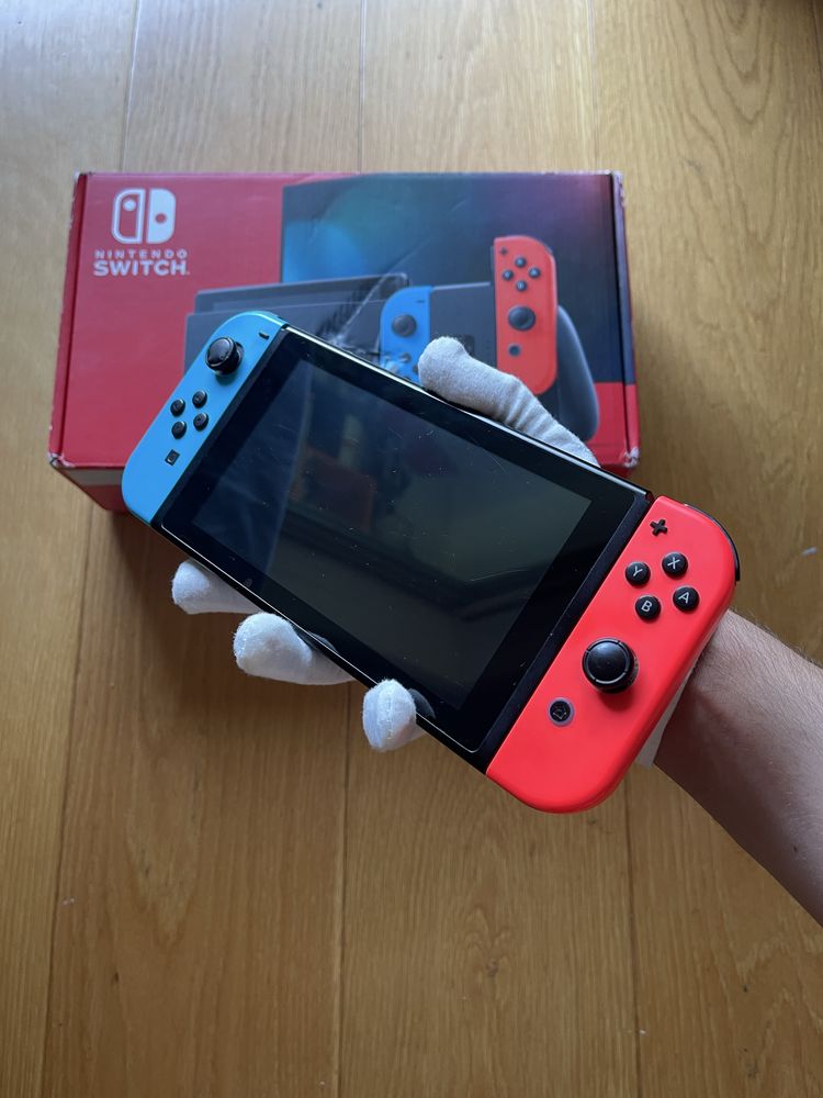 Nintendo Switch V2 + Joy-Cons + Dock + Carregador + Caixa