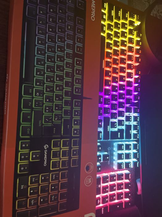 Механічна Клавіатура з кількома видами підсвітки