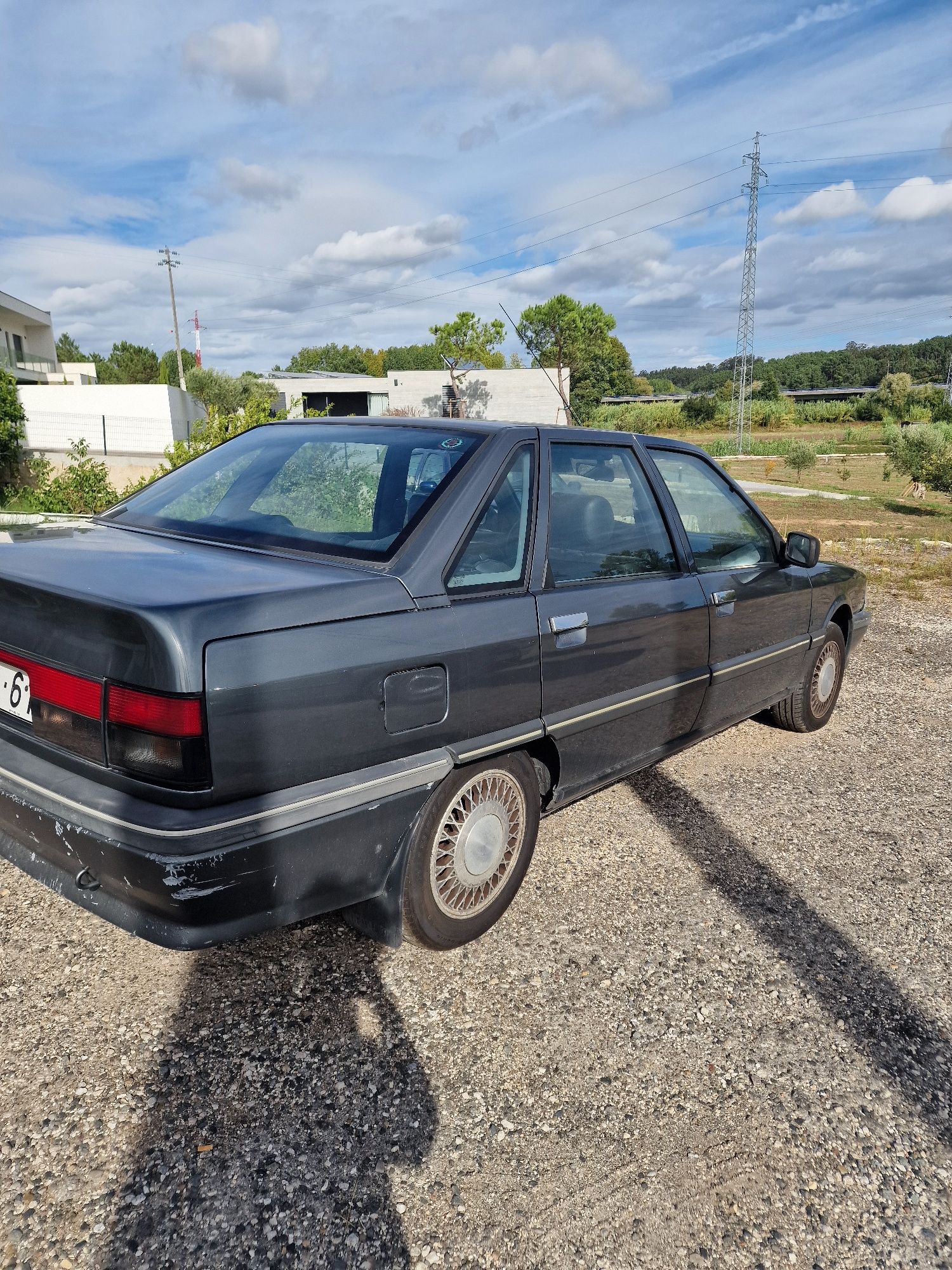 Renault 21 TSE cinza
