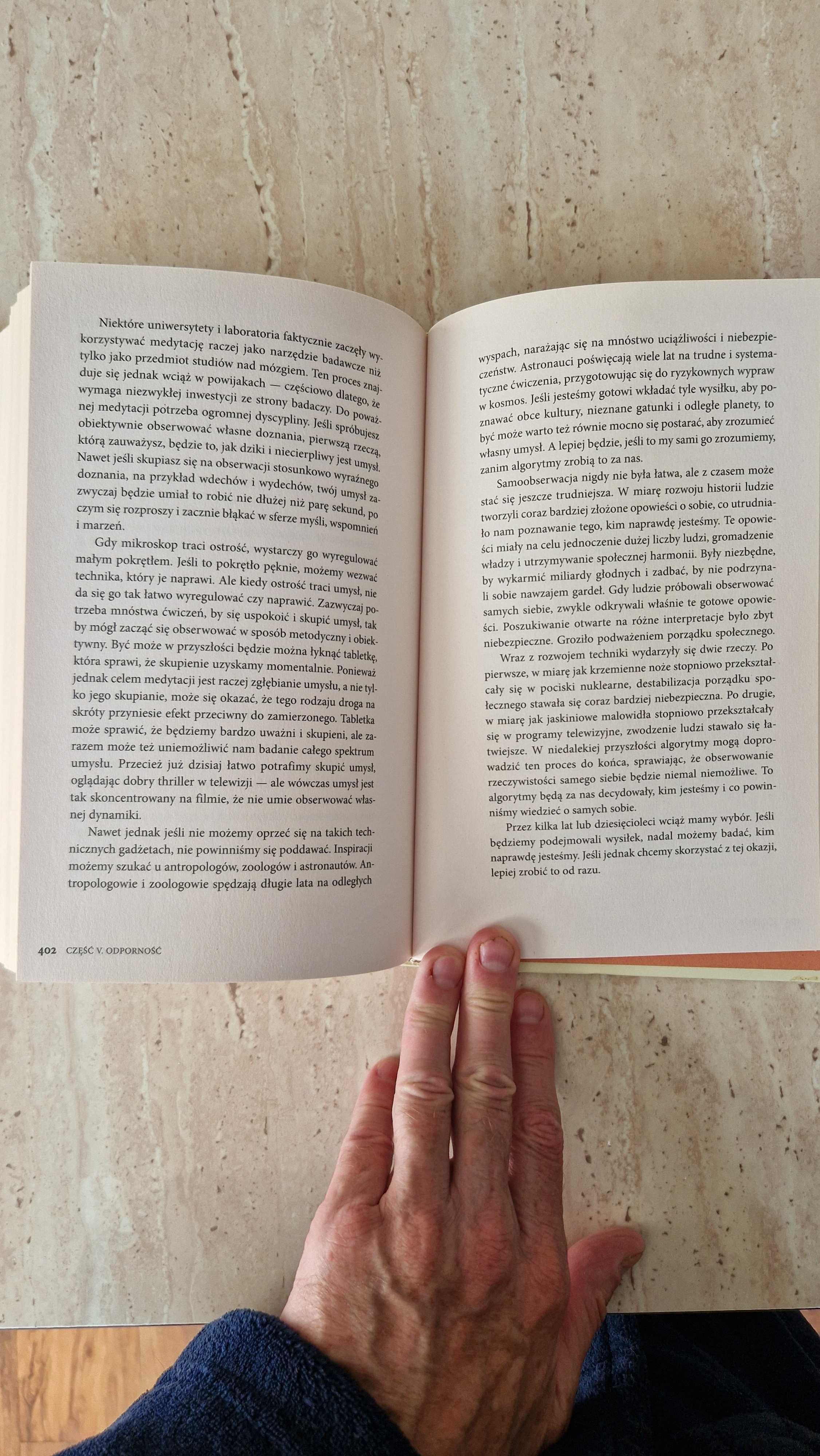 Książka Y. N. Harari "21 lekcji na XXI wiek".