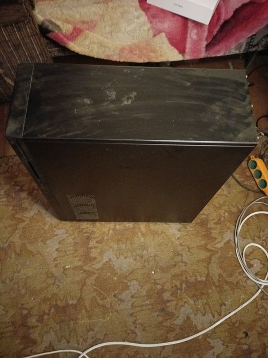 Корпус для комп'ютера сервера дуже дуже великий