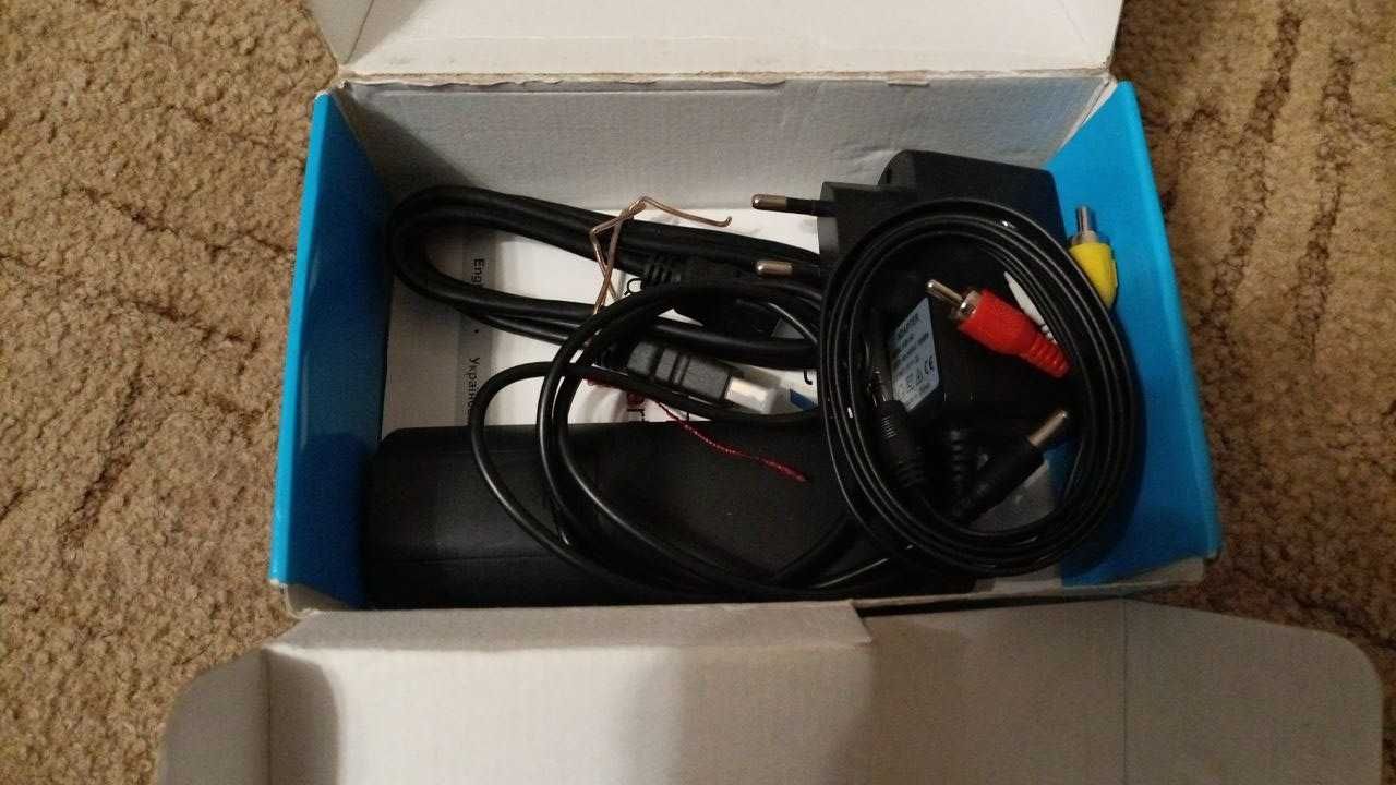 Смарт-приставка iNeXT TV3.