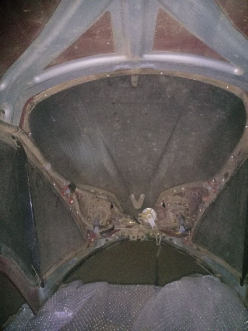 Maska kompletna Valtra N 134 bez spękań bi halogen bordowa