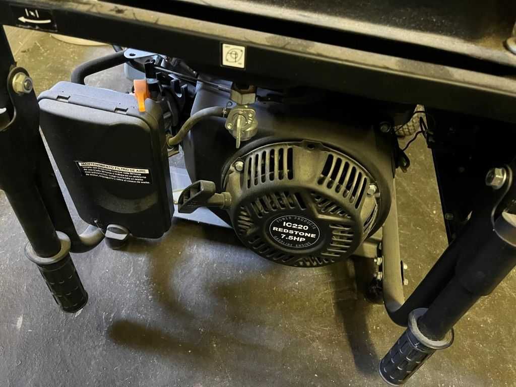 Gerador Redstone R3800 a gasolina