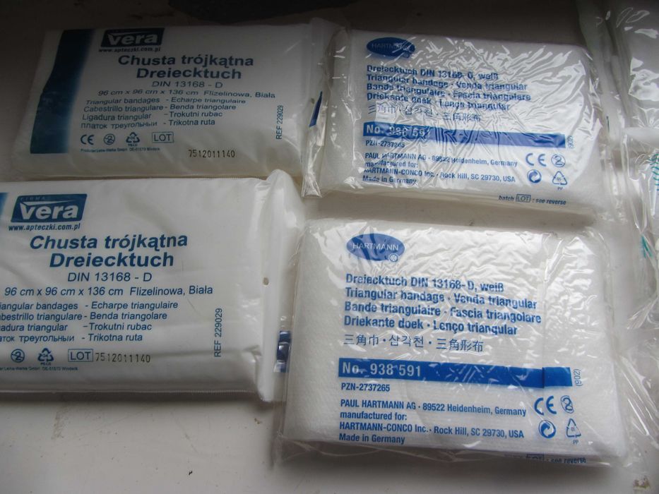 chusta trójkątna opatrunkowa  flizelinowa 96cmx96x136cm 10 sztuk