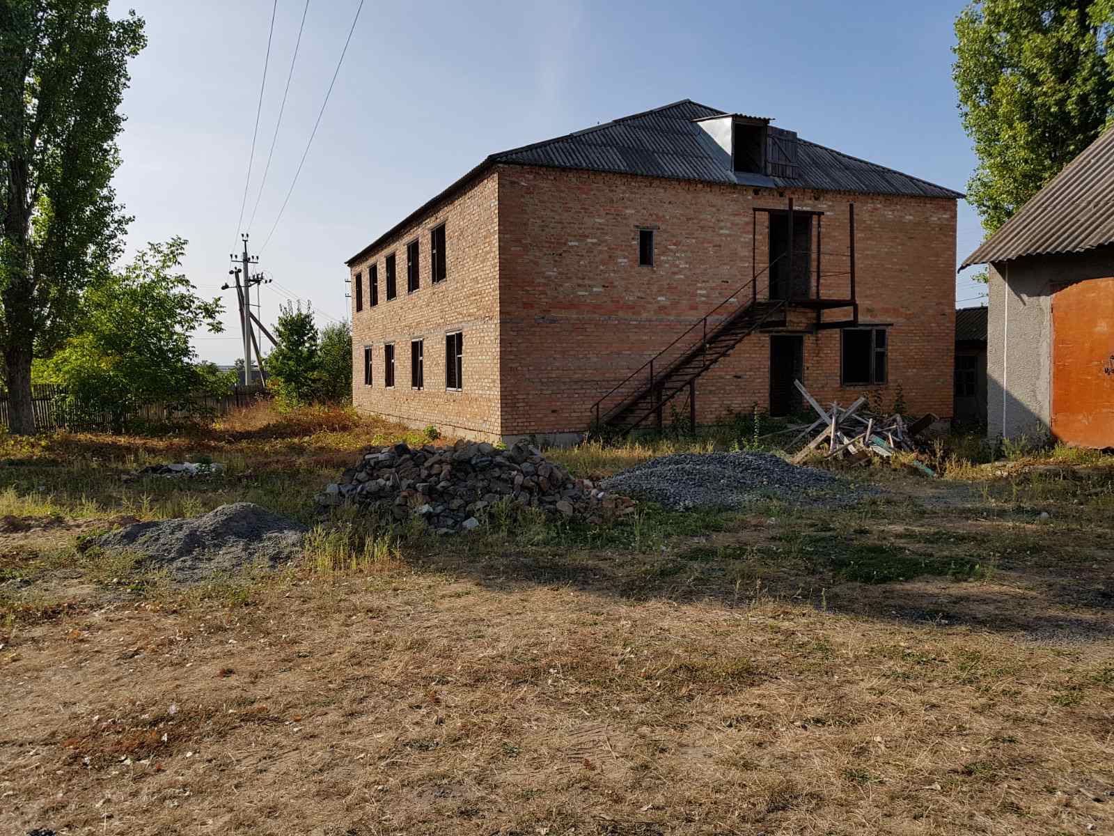 Продам участок.Здам в оренду.Ціна договірна.