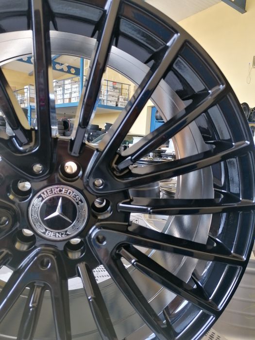Felgi aluminiowe Mercedes E S GLC ML GLK 18 CALI czarne