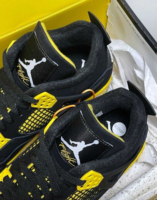 Buty‍ Obuwie sportowe Jordan 4 Retro Thunder Roz.39