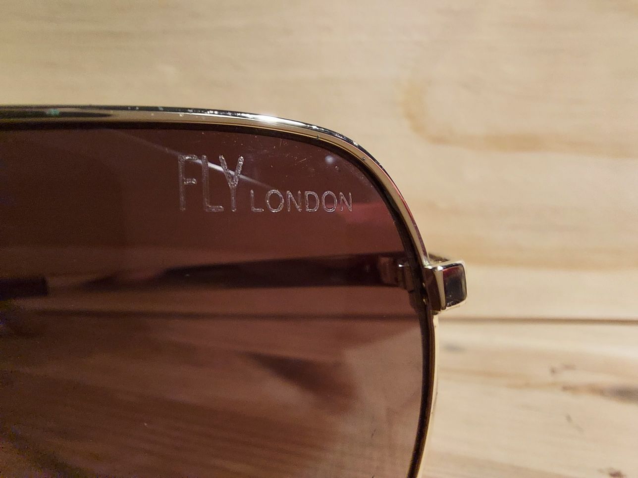 Óculos de Sol - Fly London