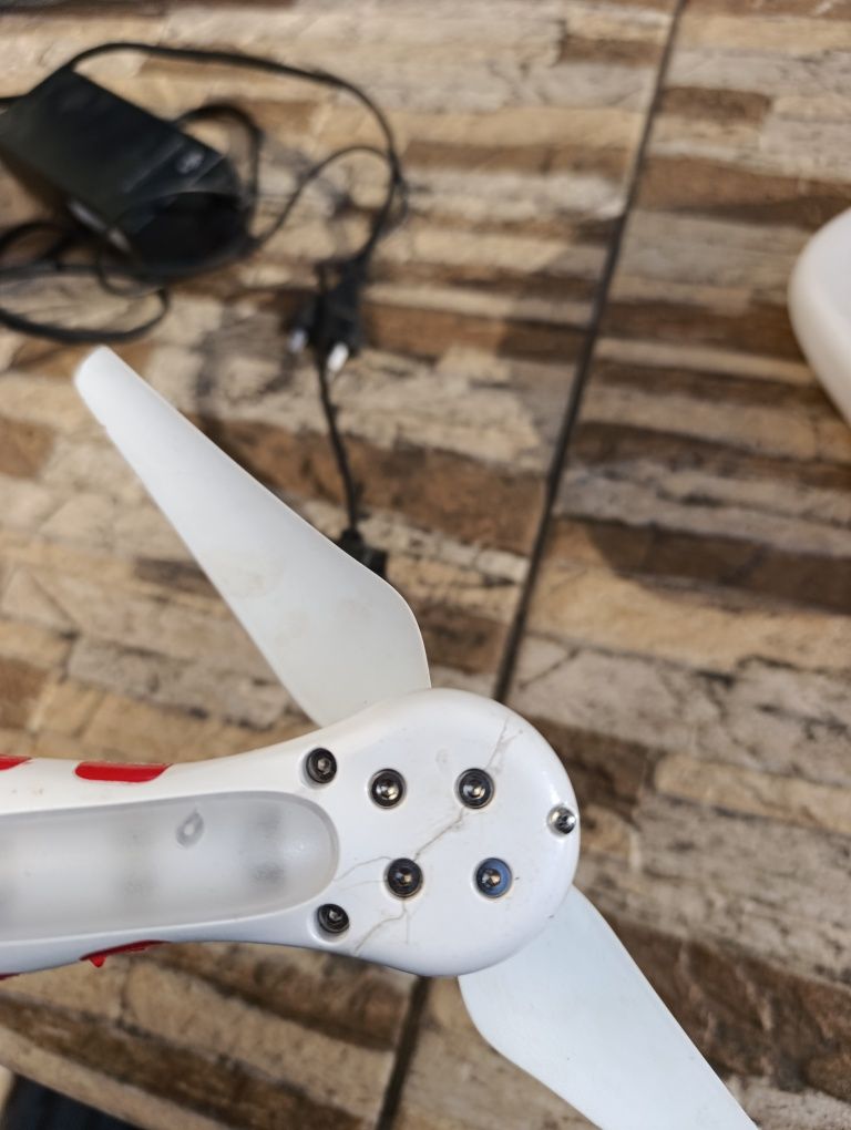 Dron dji Phantom 2 do nauki łatania