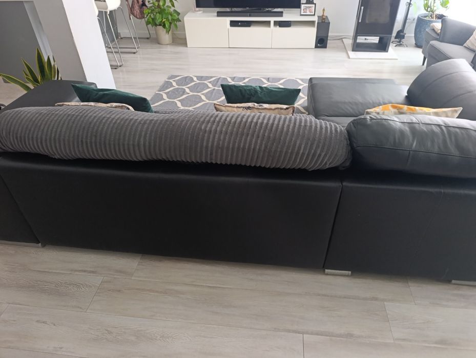 Sofá chaise longue (preto) pele.
