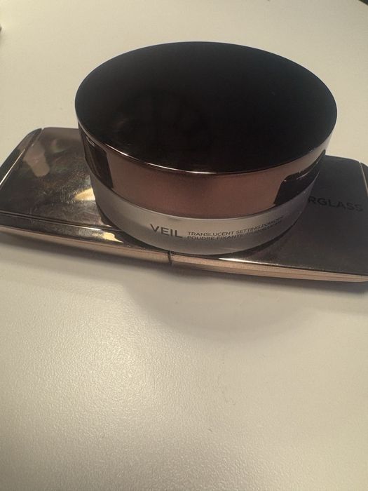 Hourglass veil translucert powder