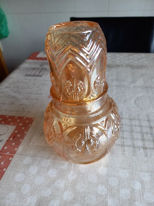 Garrafa e copo em vidro