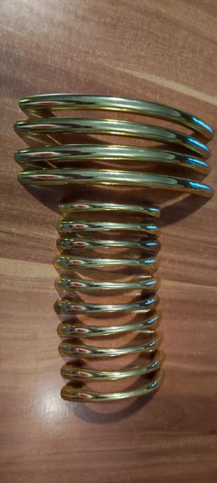 Złote uchwyty meblowe