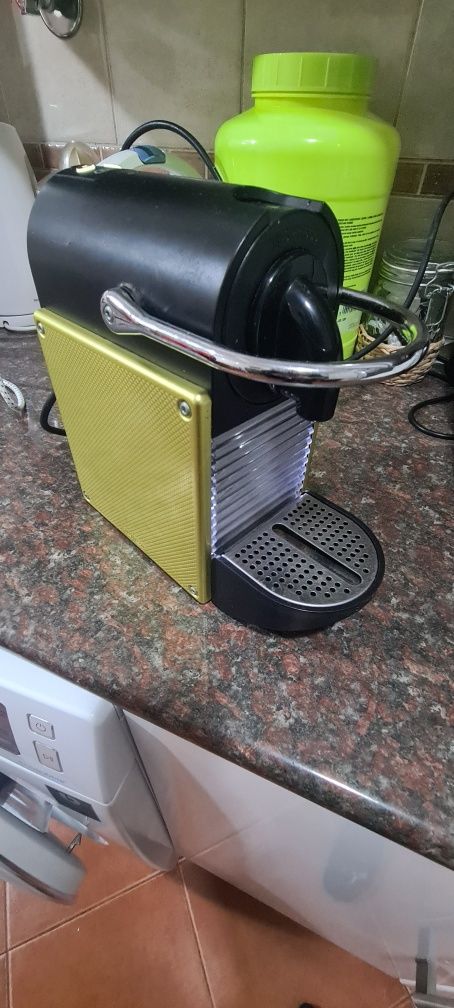 Maquina nespresso delonghi incompleta