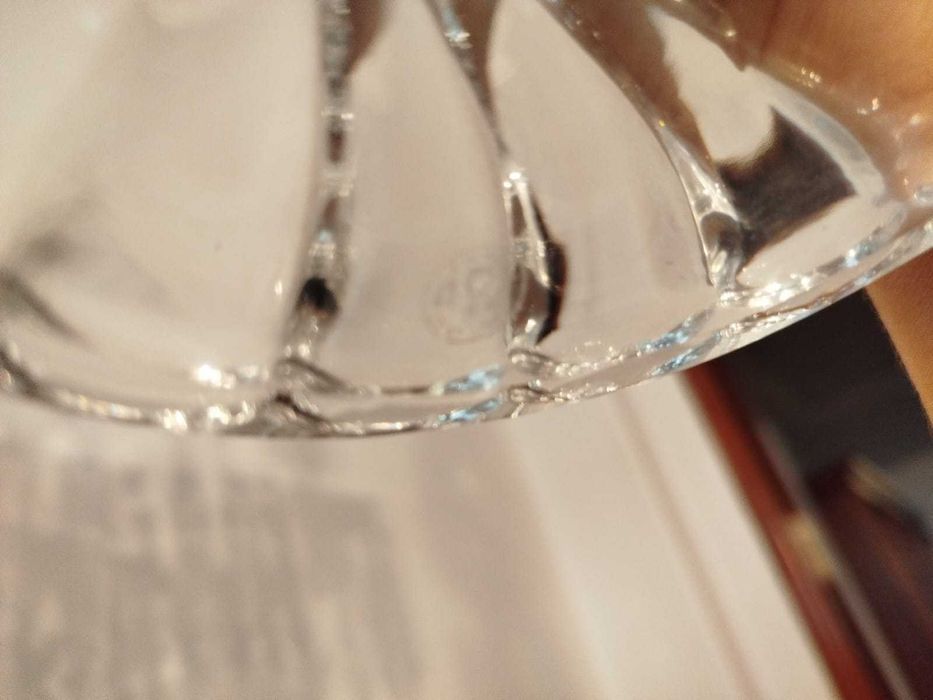 Par de candelabros de cristal da marca Baccarat em perfeito estado