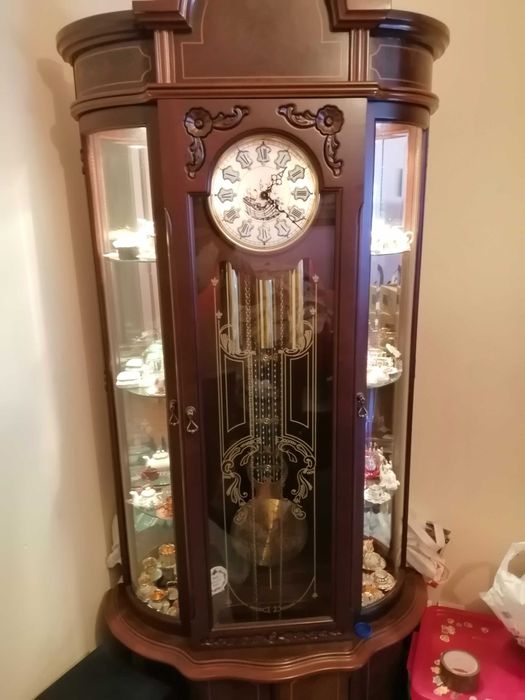 Antigo Relogio De Sala Em Cerejeira Todo Trabalhado