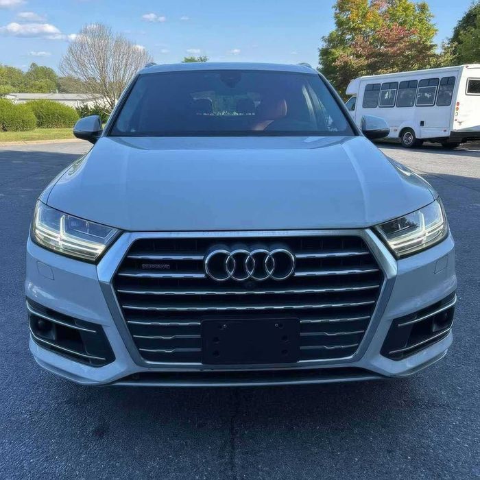 Audi Q7      2017