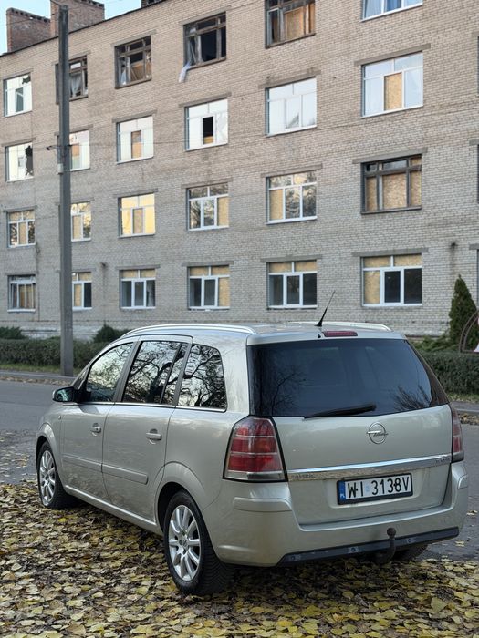 Opel Zafira рестайлинг