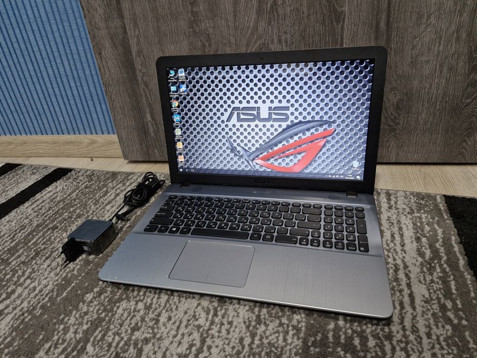 Ноутбук Asus R541S+Celeron N3060+2Гб+1000ГБ HDD *Рабочий ноутбук*.