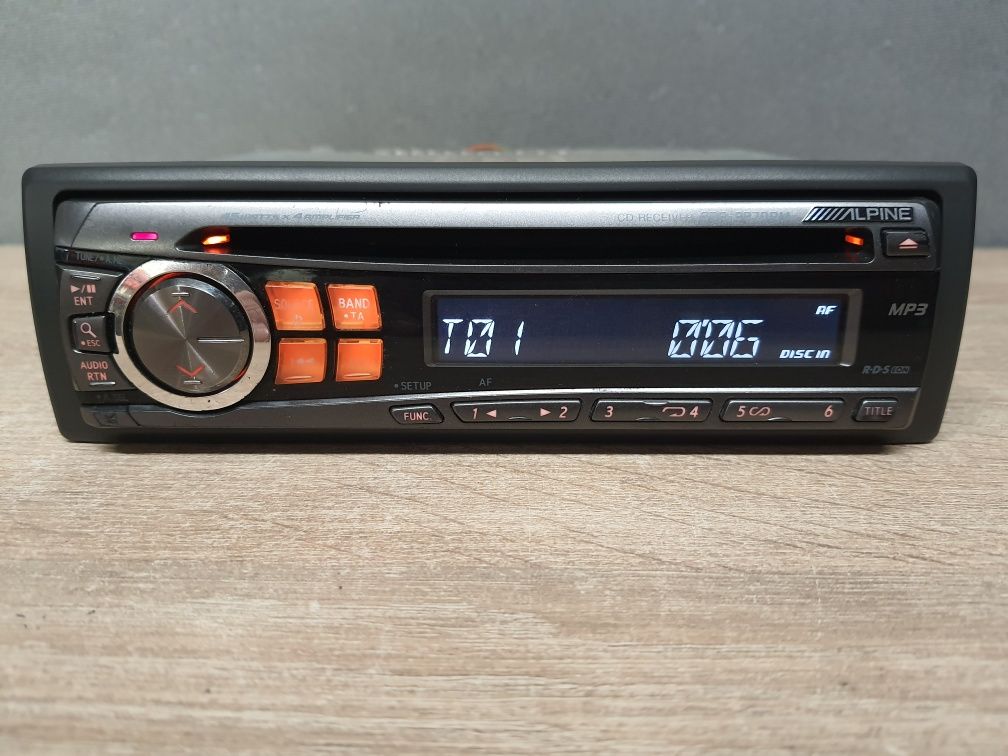 Radio samochodowe ALPINE CD / Zadbane Klasyk 4x45W RCA / CDE-9870RM