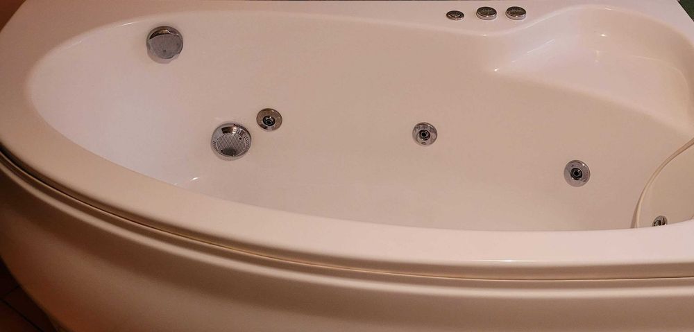 Wanna narożna poolspa z hydromasażem sprawna