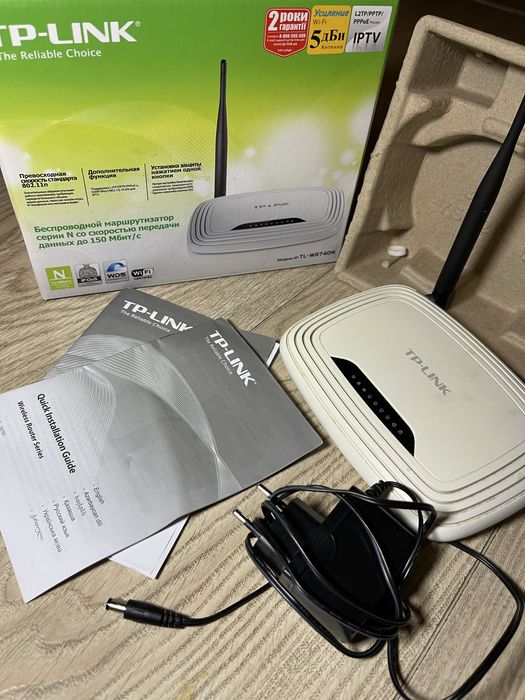 Wi-Fi роутер TP-LINK TL-WR740N. Роутер у коробці
