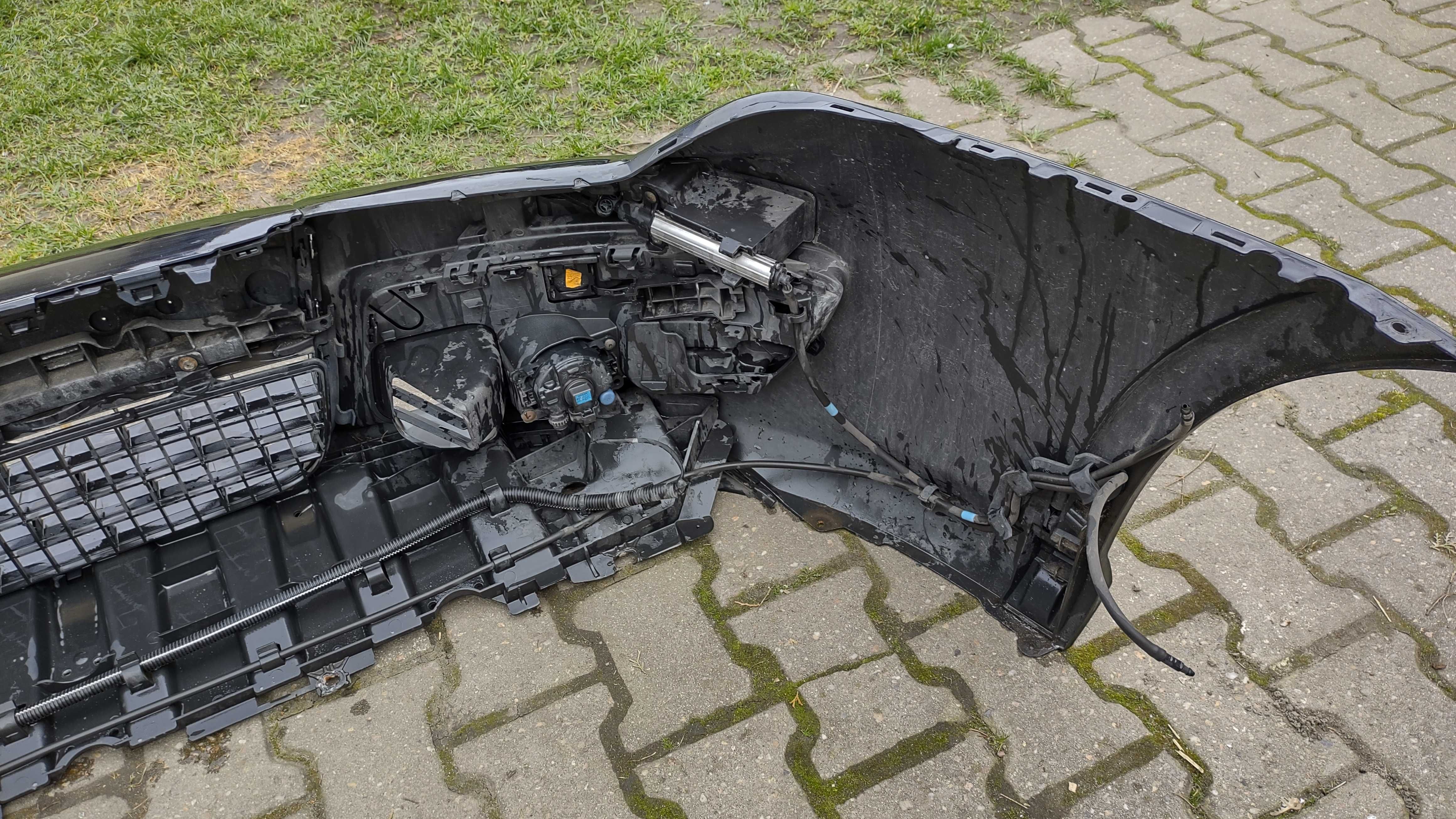 Zderzak Przód pod XENON      Renault Laguna 3 2011 Rok