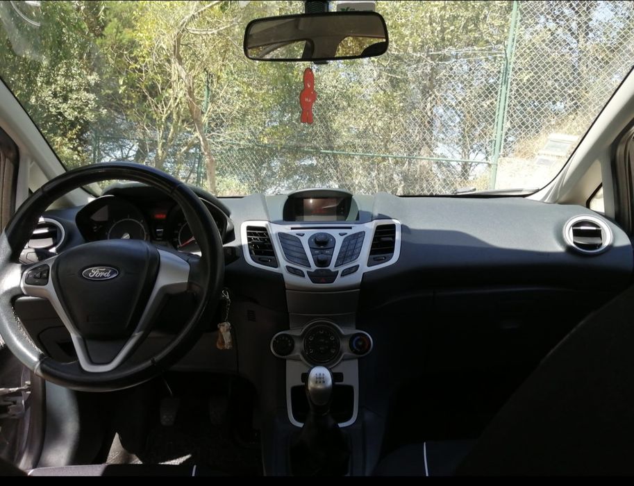 Vende-se FORD FIESTA 2012