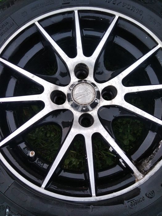 Продам тітани 175/70 R13 за 4 диска 7000