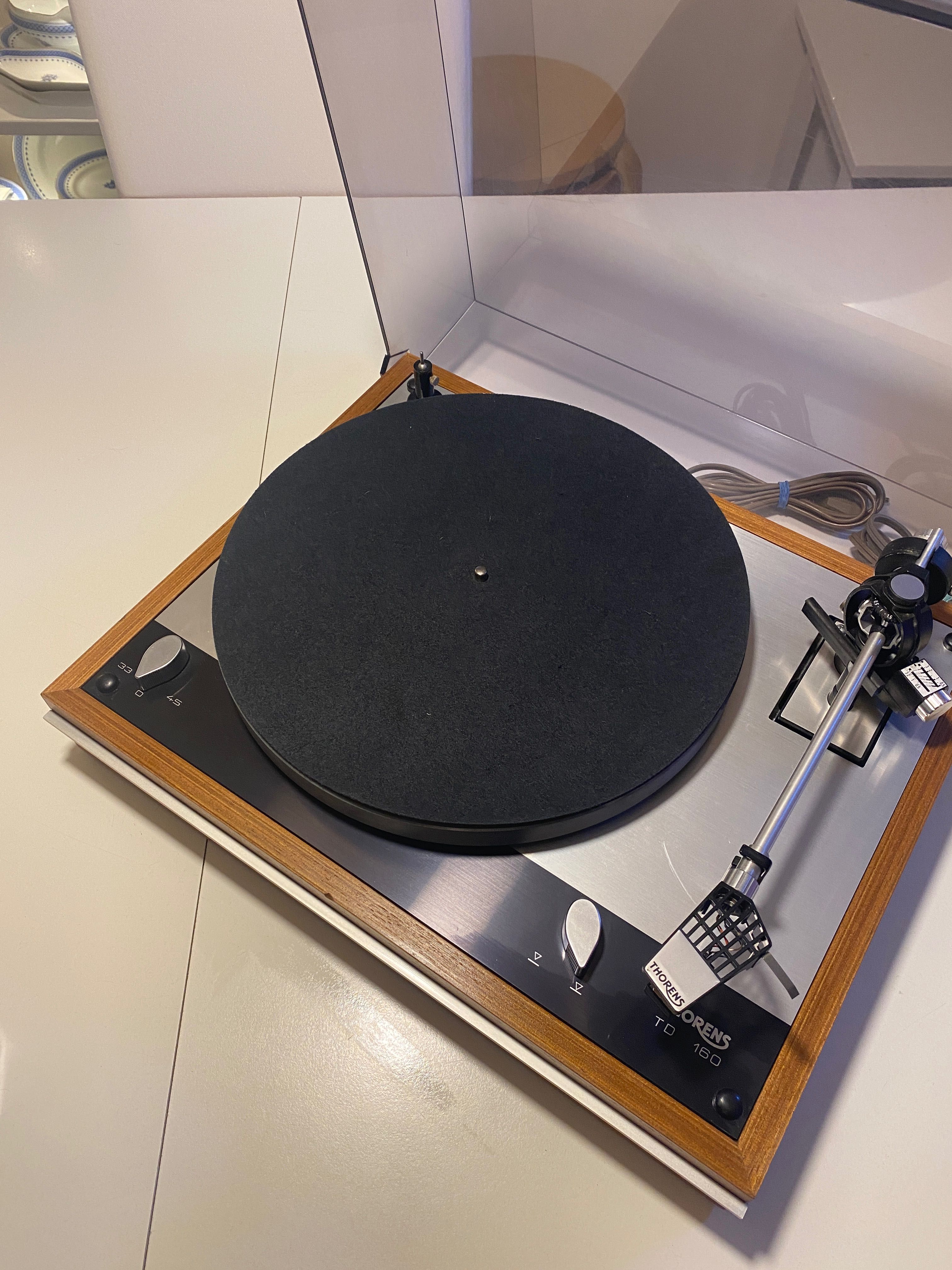 Gira Discos Thorens TD 160