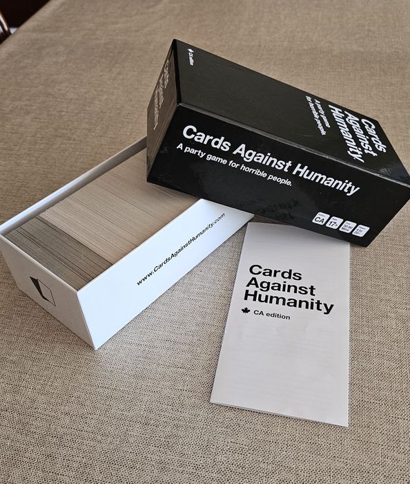 Jogo de cartas "Cards Agaisnt Humanity - Eng - Edição Canada