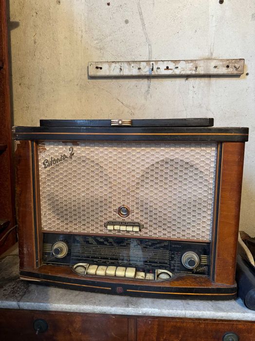 Radio lampowe Estonia 2 z gramofonem – lata 50.