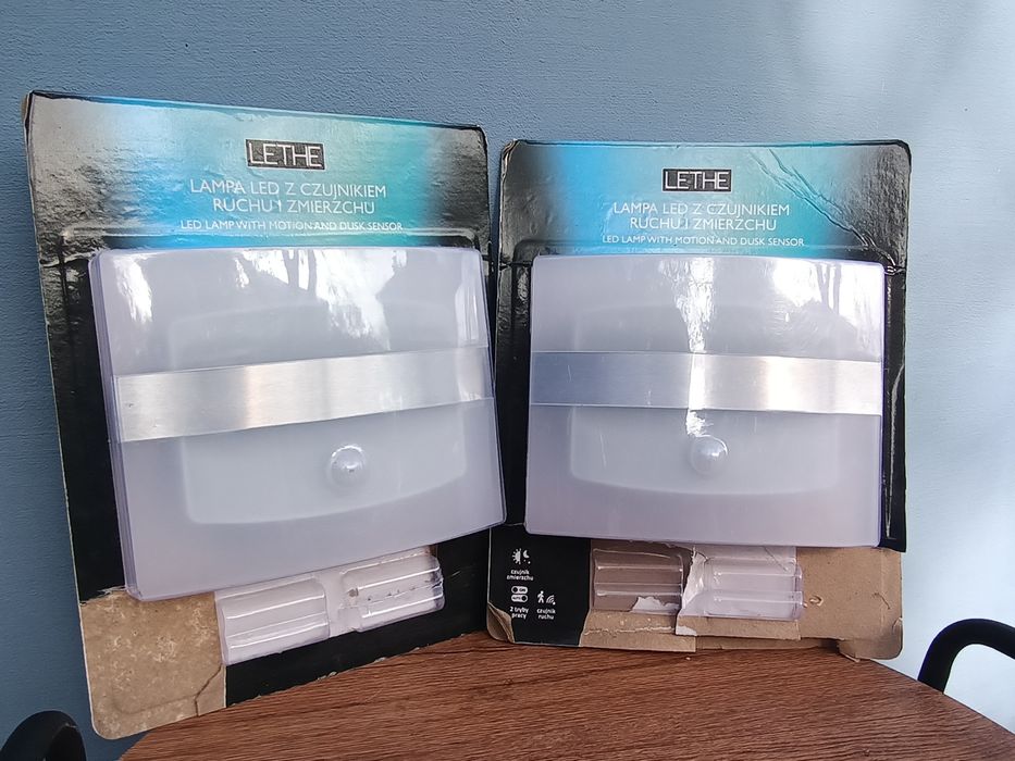 Zestaw 2 lampek LED z czujnikiem ruchu i zmierzchu