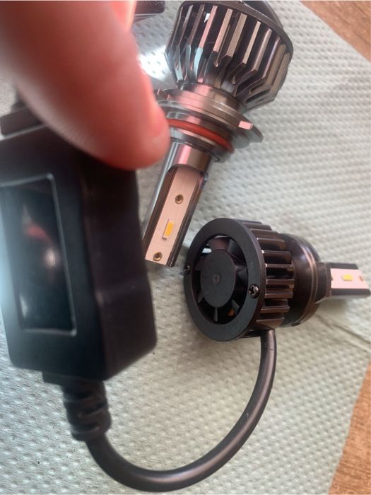 Лампи hb3 колір білий