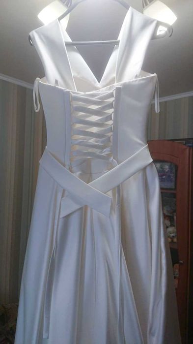 Весільна сукня та туфлі, супер весільне вбрання нареченої