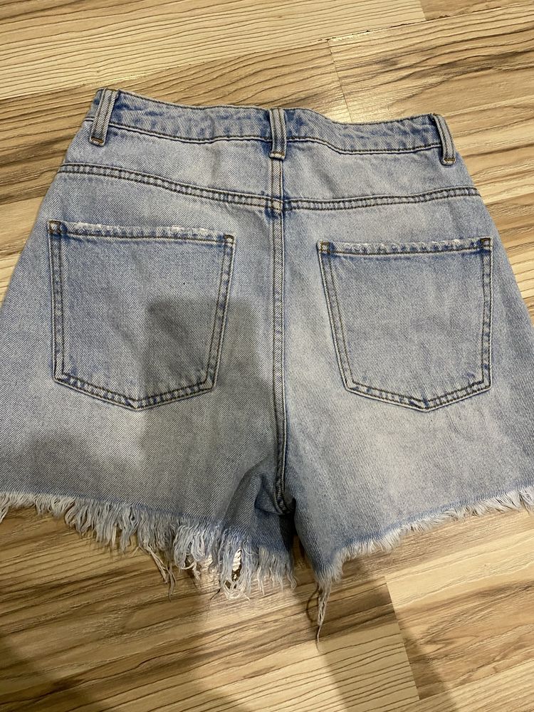 Лот шортів 4 пари, zara, stradivarius, cropp, house