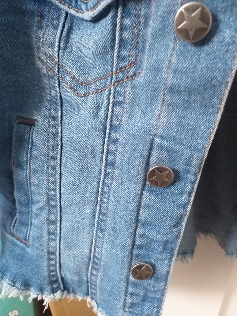 Nowa bez metki kurtka jeansowa 104 taliowana