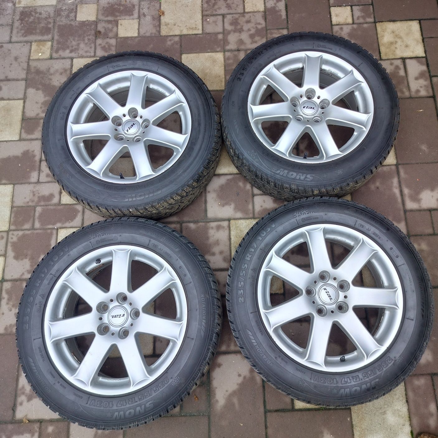 Диски з шинами зима BMW x3 e83 235 55 r17 Kormoran 5х120