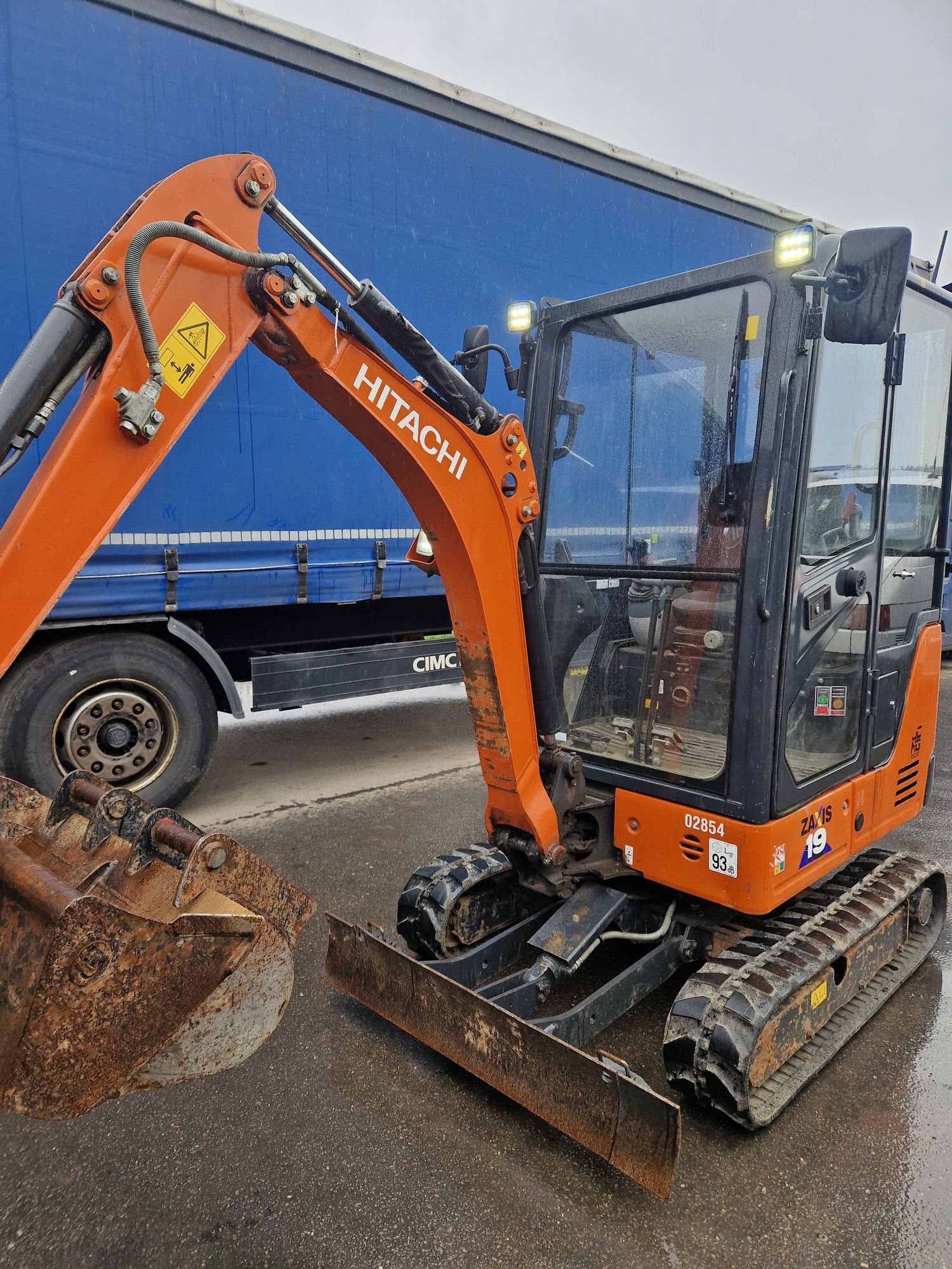 Minikoparka hitachi zaxis  19, 2022r.