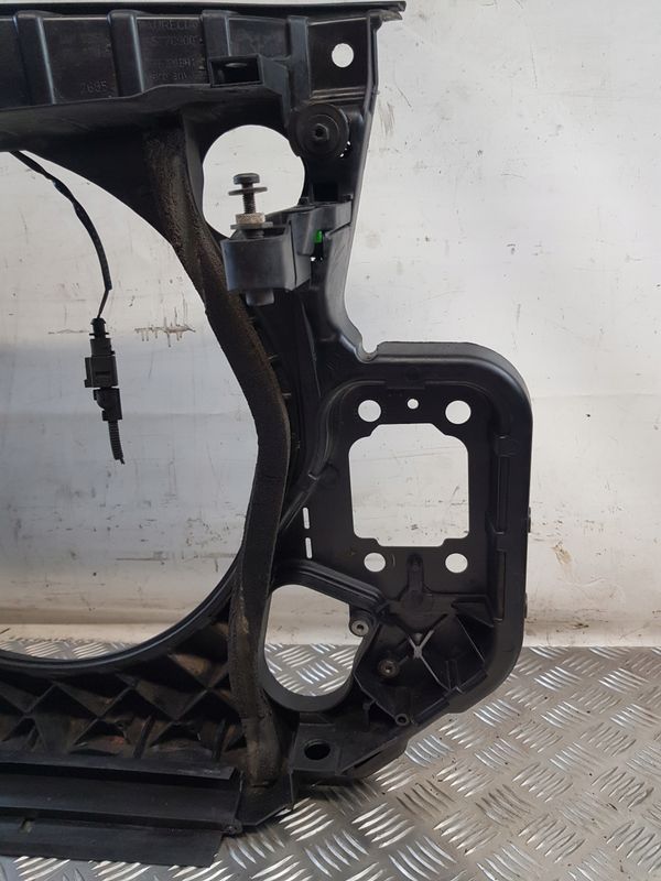 Pas Przedni Wzmocnienie Czołowe 4f Audi A6c6/2.4 V6 Kombi